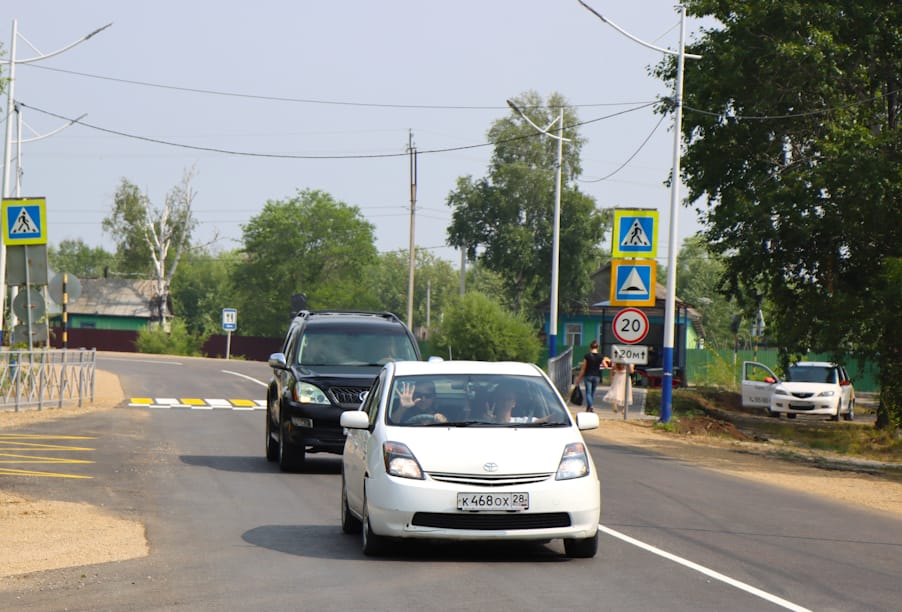 Амурская область: участок дороги, проходящей через село Новопетровка, отремонтирован досрочно